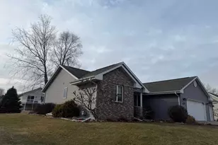 1205 Shawnee St, Fort Atkinson, WI 53538 - Photo 2