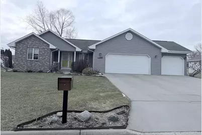 1205 Shawnee Street, Fort Atkinson, WI 53538 - Photo 1