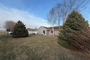 1205 Shawnee St, Fort Atkinson, WI 53538 - Photo 4