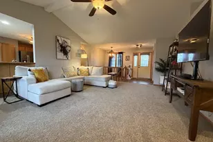1205 Shawnee St, Fort Atkinson, WI 53538 - Photo 10