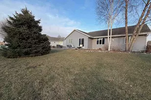 1205 Shawnee St, Fort Atkinson, WI 53538 - Photo 4