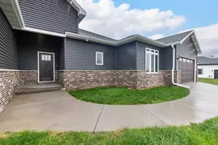 206 Parkview Ave, Shullsburg, WI 53586 - Photo 2