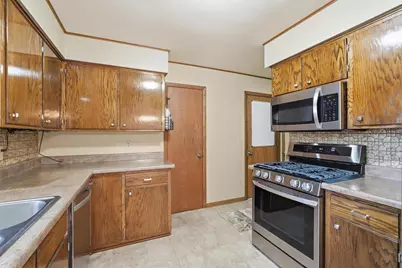 414 Woodview Drive, Sun Prairie, WI 53590 - Photo 16