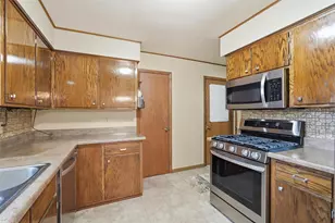 414 Woodview Dr, Sun Prairie, WI 53590 - Photo 16