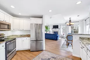 3272 Stonecreek Dr, Madison, WI 53719 - Photo 12