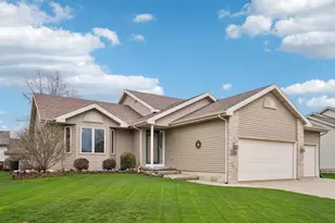 316 Burl Oak Dr, DeForest, WI 53532 - Photo 2