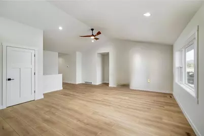 207 N Lawrence Avenue, Tomah, WI 54660 - Photo 2