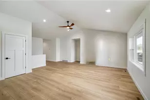 207 N Lawrence Ave, Tomah, WI 54660 - Photo 2