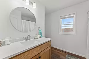 602 Eisenhower St, Baraboo, WI 53913 - Photo 22