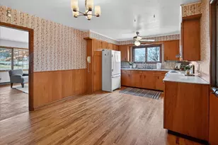 1005 Tompkins Dr, Madison, WI 53716 - Photo 12