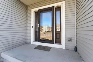 451 Sugar Maple Ln, Verona, WI 53593 - Photo 2