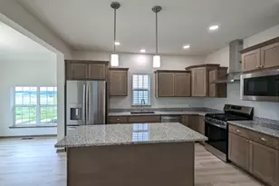 4307 Goldeneye Gateway Dr, Middleton, WI 53562 - Photo 2