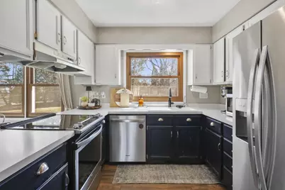 6788 Prairie View Drive, Sun Prairie, WI 53590 - Photo 12