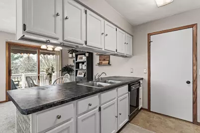 423 N Wright Road, Janesville, WI 53546 - Photo 16