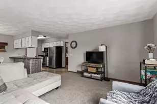 423 N Wright Rd, Janesville, WI 53546 - Photo 12