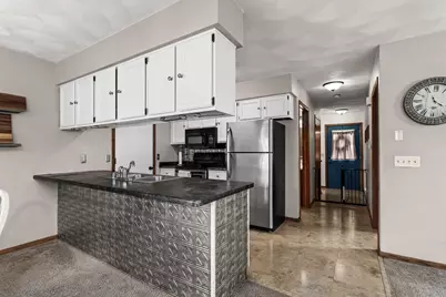 423 N Wright Road, Janesville, WI 53546 - Photo 14