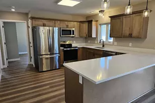 1157 Maple St, Reedsburg, WI 53959 - Photo 4