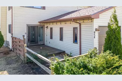 954 Hemlock Drive, Verona, WI 53593 - Photo 2