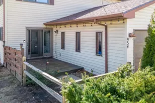 954 Hemlock Dr, Verona, WI 53593 - Photo 2