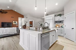 1317 Brunette Downs Dr, Madison, WI 53718 - Photo 10