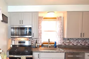 636 N Bird St, Sun Prairie, WI 53590 - Photo 8