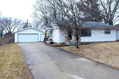 636 N Bird Street, Sun Prairie, WI 53590 - Photo 2