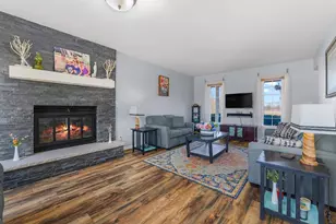 718 Stow St, Horicon, WI 53032 - Photo 6