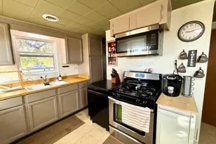 5636 S County Rd D, Beloit, WI 53511 - Photo 12