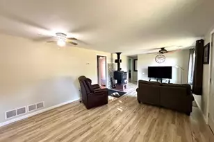 5636 S County Rd D, Beloit, WI 53511 - Photo 10