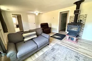 5636 S County Rd D, Beloit, WI 53511 - Photo 8