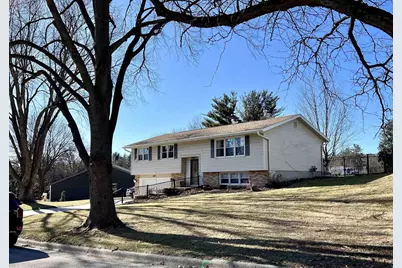 639 Sussex Drive, Janesville, WI 53546 - Photo 2