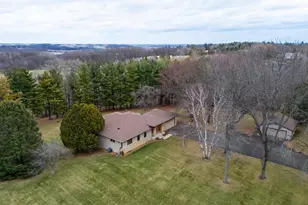 4206 Rose Ct, Middleton, WI 53562 - Photo 2