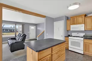 2433 Butlin Dr, Beloit, WI 53511 - Photo 14