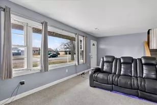 2433 Butlin Dr, Beloit, WI 53511 - Photo 6