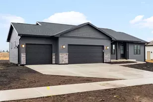 110 Windmill Ridge Rd, Janesville, WI 53536 - Photo 2