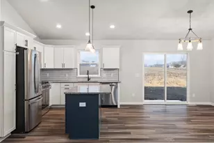 110 Windmill Ridge Rd, Janesville, WI 53536 - Photo 14