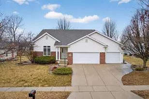 108 Donegal Dr, Cottage Grove, WI 53527 - Photo 2