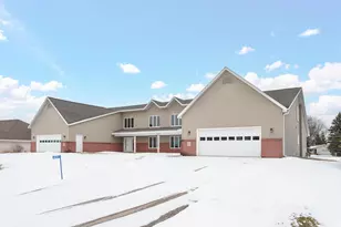 N6017 Westview Dr, Fond du Lac, WI 54937 - Photo 2