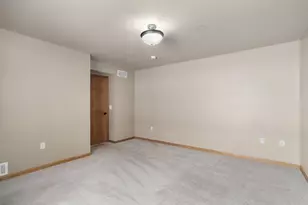 N6021 Westview Dr, Fond du Lac, WI 54937 - Photo 14