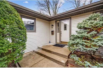 2306 Woodcrest Drive, Portage, WI 53901 - Photo 4