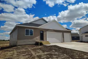 997 Bell Circle, Arlington, WI 53911 - Photo 2