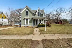 725 S Main St, Poynette, WI 53955 - Photo 1