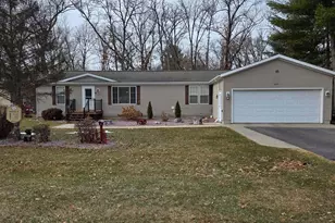 285 Berry Ln, Wisconsin Dells, WI 53965 - Photo 2