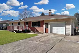 137 Pedretti Pkwy, Prairie Du Chien, WI 53821 - Photo 2