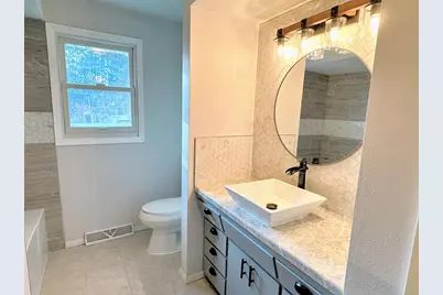 137 Pedretti Parkway, Prairie Du Chien, WI 53821 - Photo 14