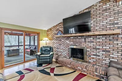 W9477 Parkway Drive, Poynette, WI 53955 - Photo 6