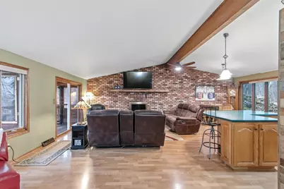 W9477 Parkway Drive, Poynette, WI 53955 - Photo 8