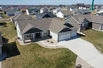 6677 Royal View Dr, DeForest, WI 53532 - Photo 2