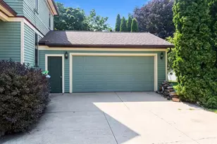 607 Mill St, Green Lake, WI 54941 - Photo 38