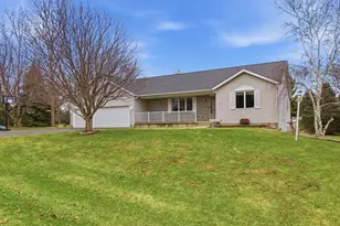 2734 Brooks Ridge Drive, Sun Prairie, WI 53590 - Photo 4